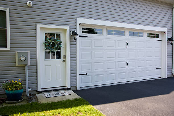 24/7 Emergency Garage Door Panel Replacement experts in Haverhill, FL